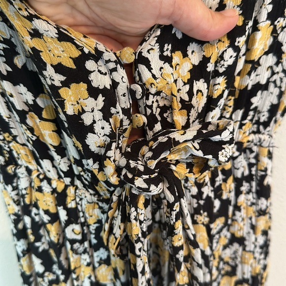 Ambercrombie & Fitch floral dress - Picture 5 of 8